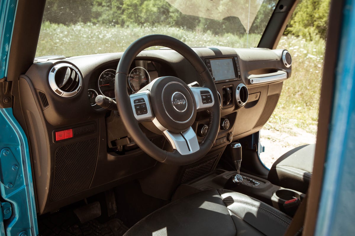 2016-jeep-rubicon-unlimited-29.jpg