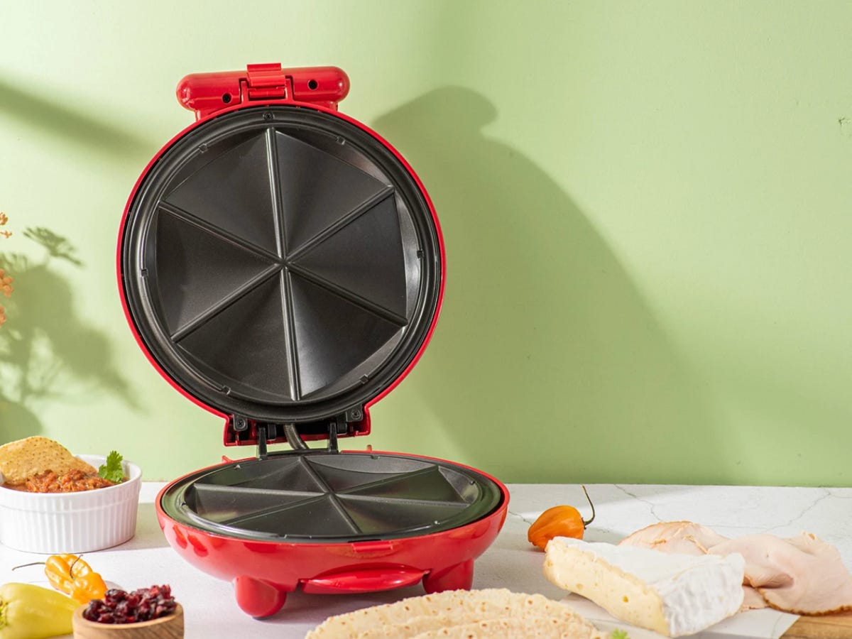 This $18 quesadilla maker is a primo gift for a college kid (save $17) -  CNET