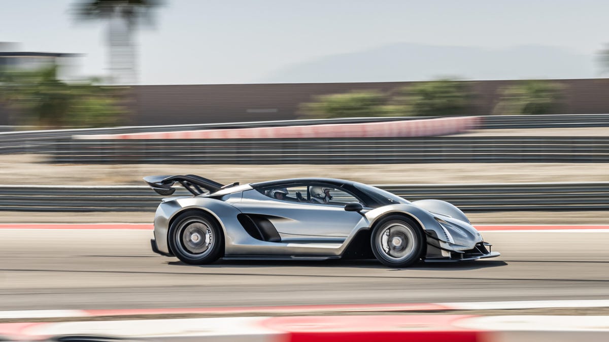 Side view of the Czinger 21C hypercar in motion