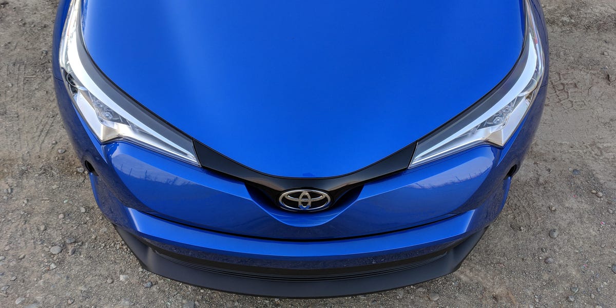 Toyota C-HR, 2018 (Eclipse Blue Metallic)