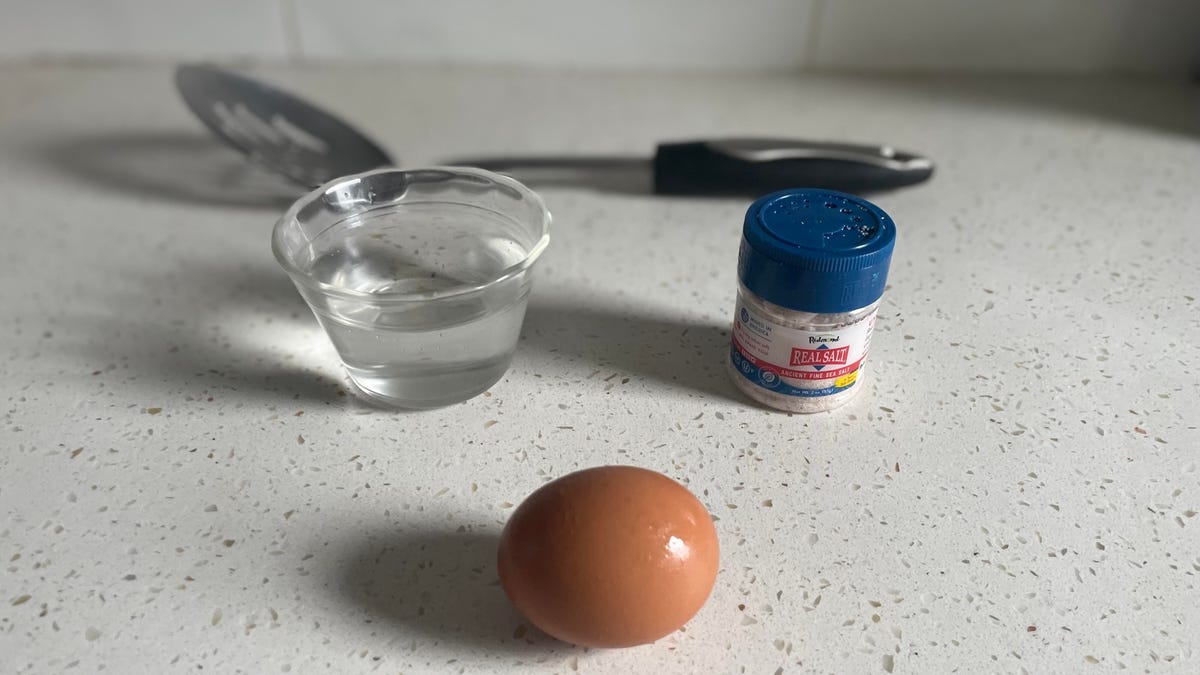 supplies to make poached egg