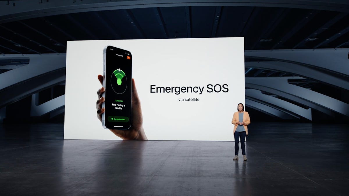 Apple's iPhone 14 Emergency SOS Satellite Feature Is a Game-Changer for  Safety - CNET