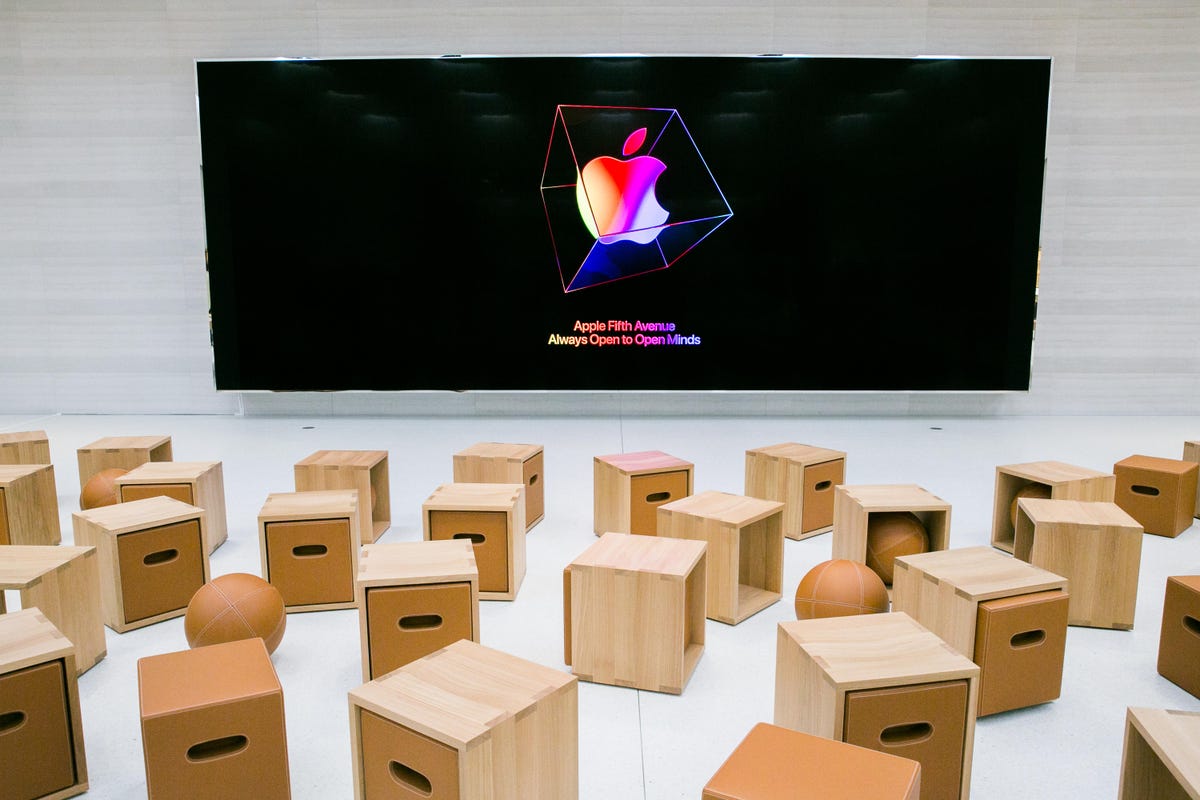 041-apple-store-fifth-avenue-the-cube-reopening-2019