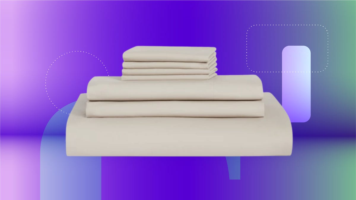 The Brooklinen Luxe Sateen Hardcore sheet bundle is displayed against a gradient purple background.
