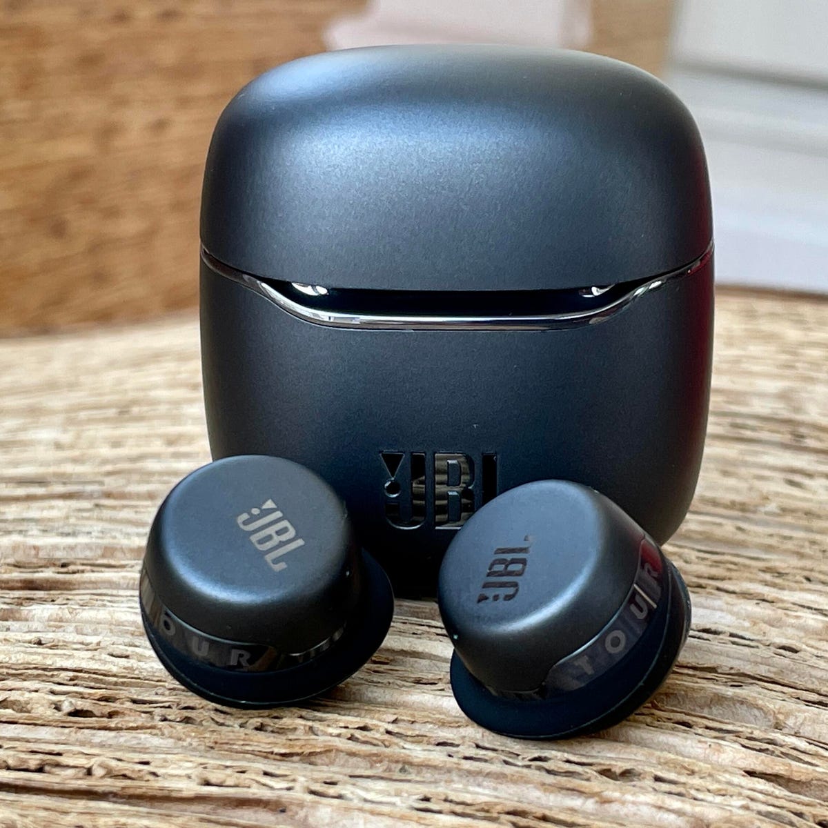 Up span Penetrate JBL's flagship noise-canceling earbuds are $100 off for Black Friday - CNET