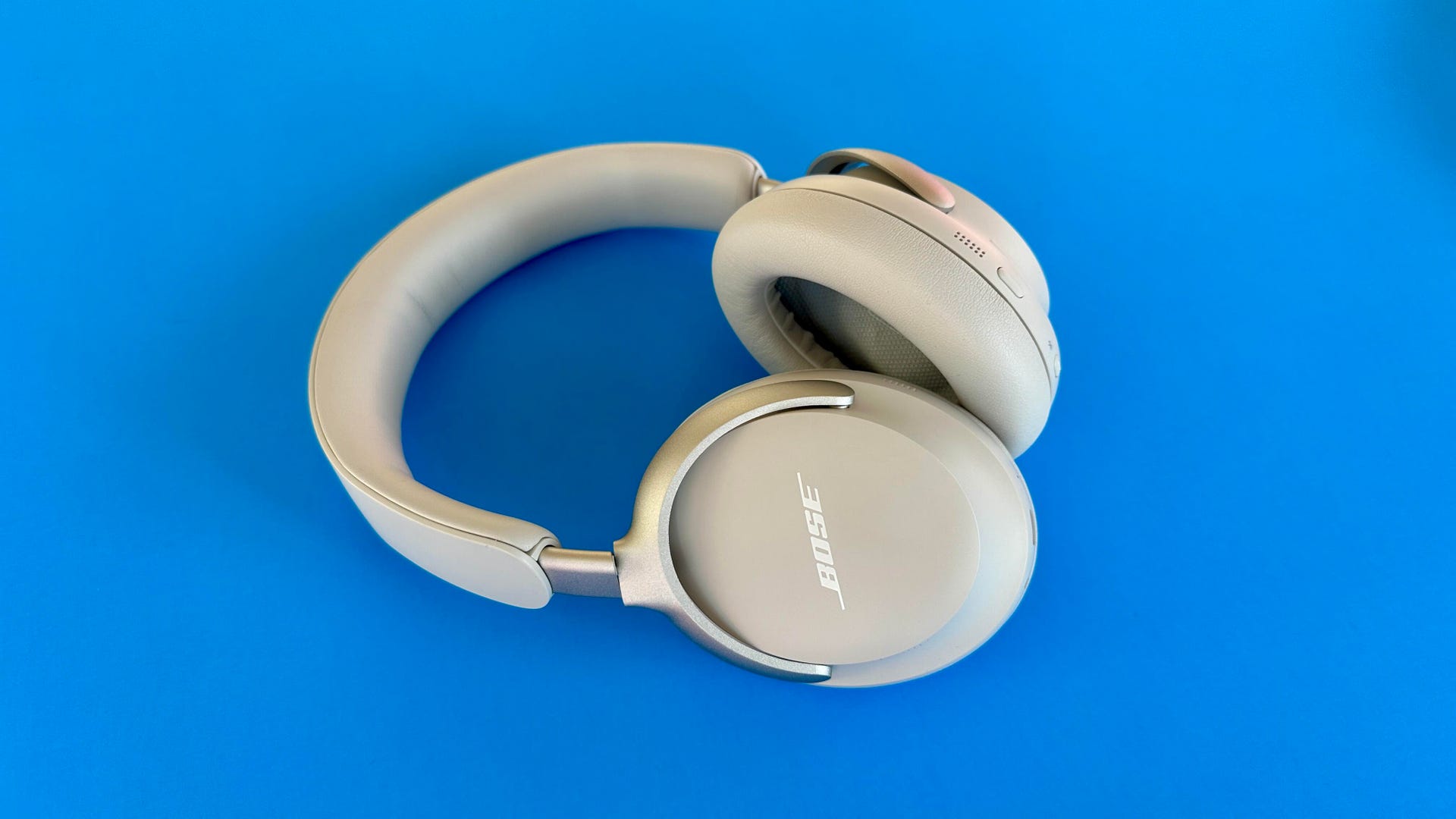 The Bose QuietComfort Ultra Headphones have a mix of physical buttons and touch controls