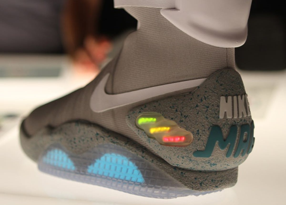 Bounty beproeving olie Back To The Future Nike Air Mag shoes sold on eBay - CNET