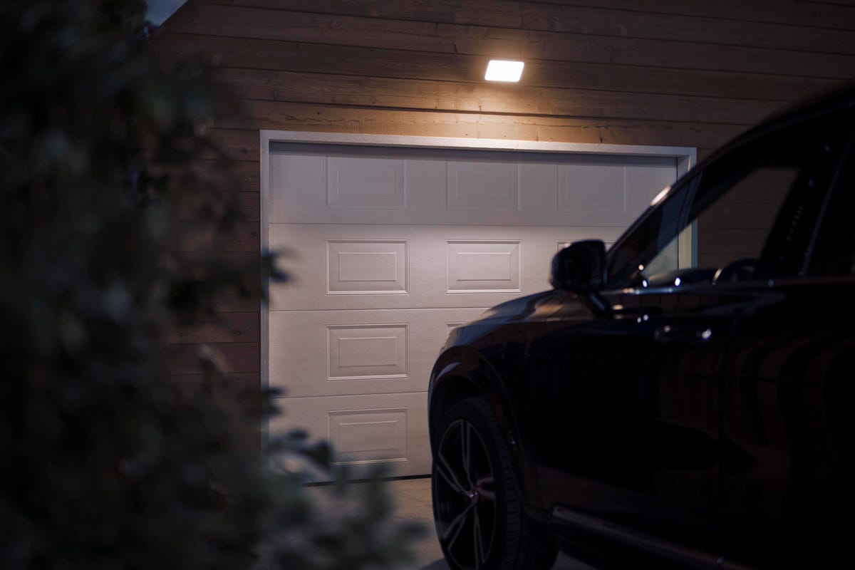 chorus Degree Celsius tank Philips Hue smartens up your porch with new fixtures, a motion sensor - CNET