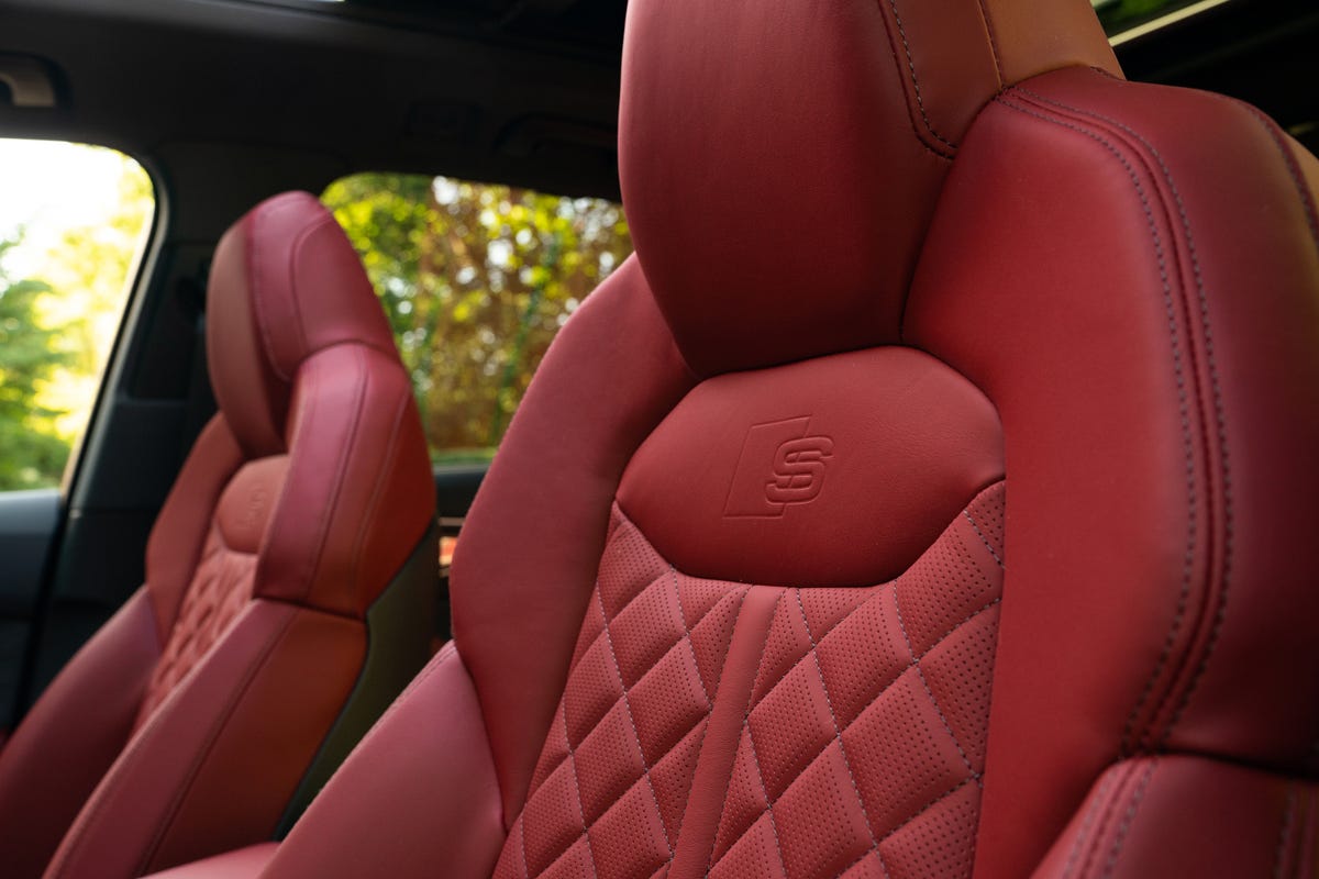 2022 Audi SQ7 interior