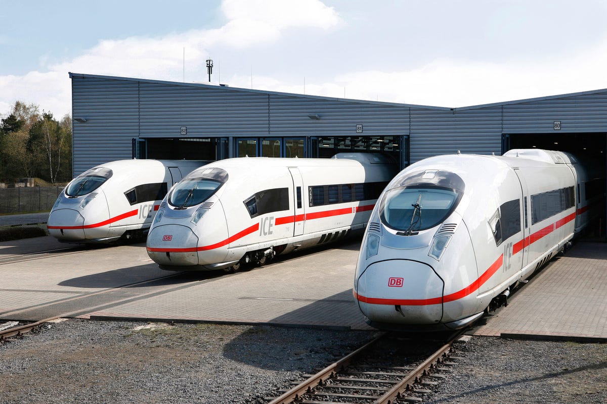 Velaro D Hochgeschwindigkeitszüge im Siemens Testcenter / Velaro D high-speed trains at the Siemens test track