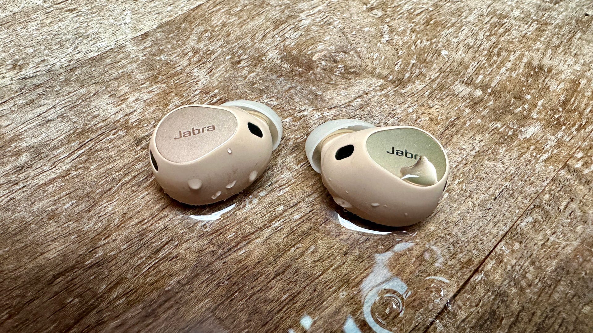 The Jabra Elite 10 can be fully submerged in water