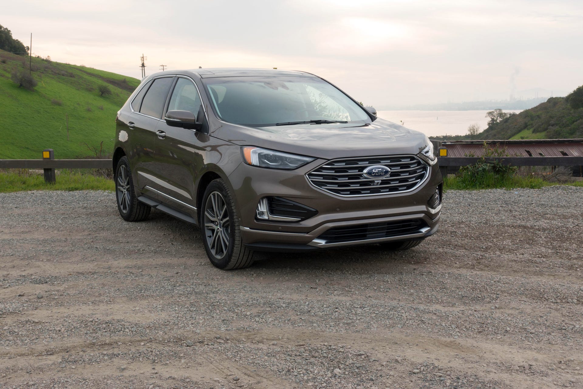 2019 Ford Edge ST, Titanium trims earn Top Safety Pick - CNET