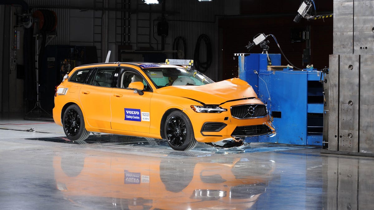 Volvo V60 crash test