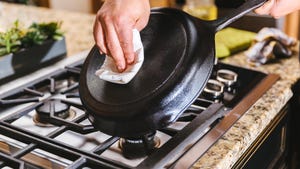 Need to Clean a Scorched Cast-Iron Pan? Use This Common Pantry Staple     - CNET
