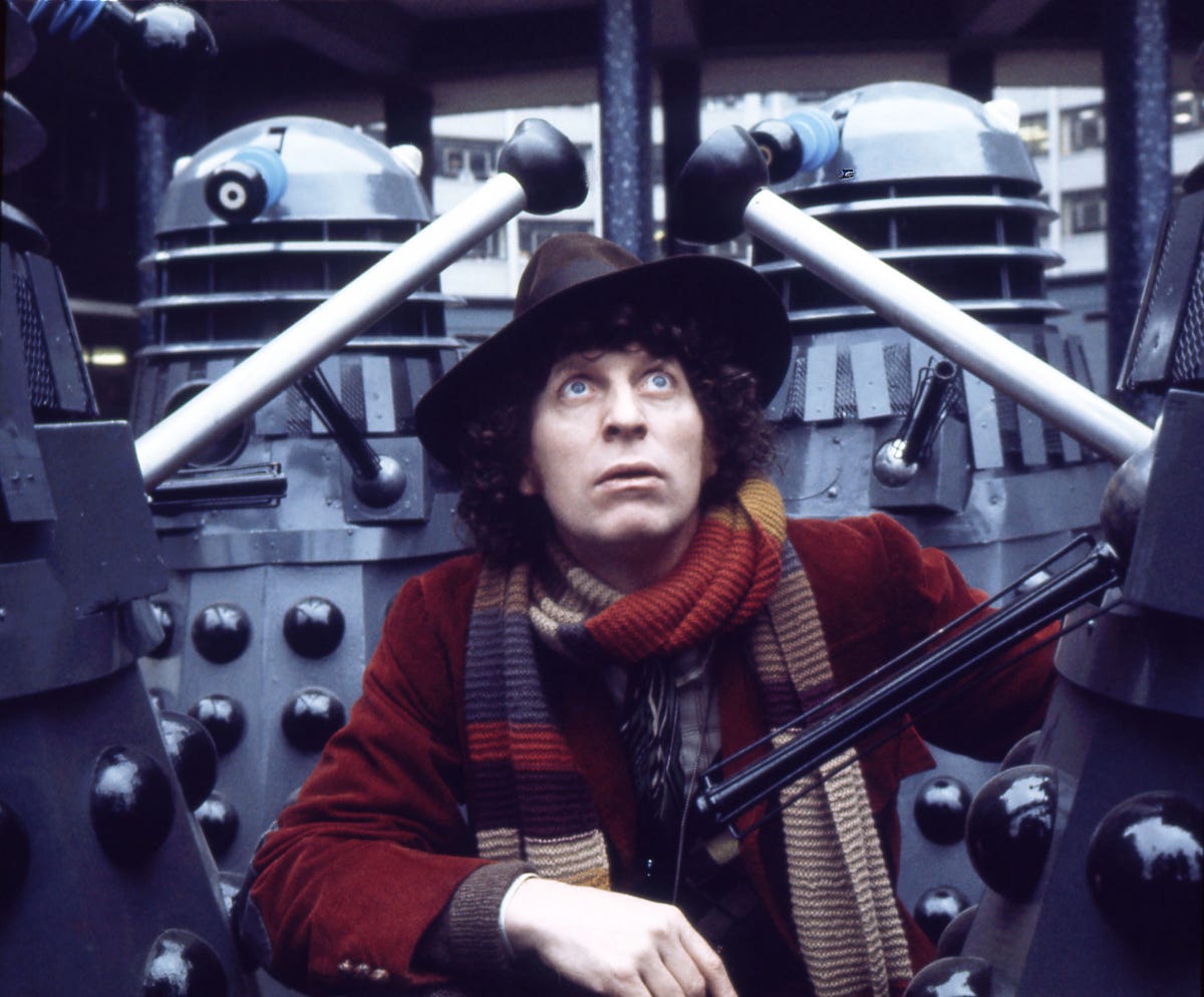 dwcl0475fourth-doctor-with-daleks-publicity-for-genesis-of-the-daleks.jpg