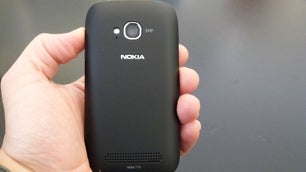 Nokia_Lumia_710_TMO_Back_Black_2.JPG
