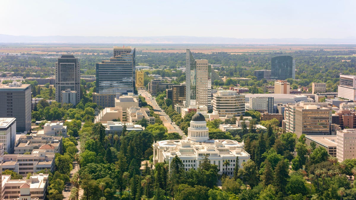 Aerial view of the California state capitol and the surrounding city.