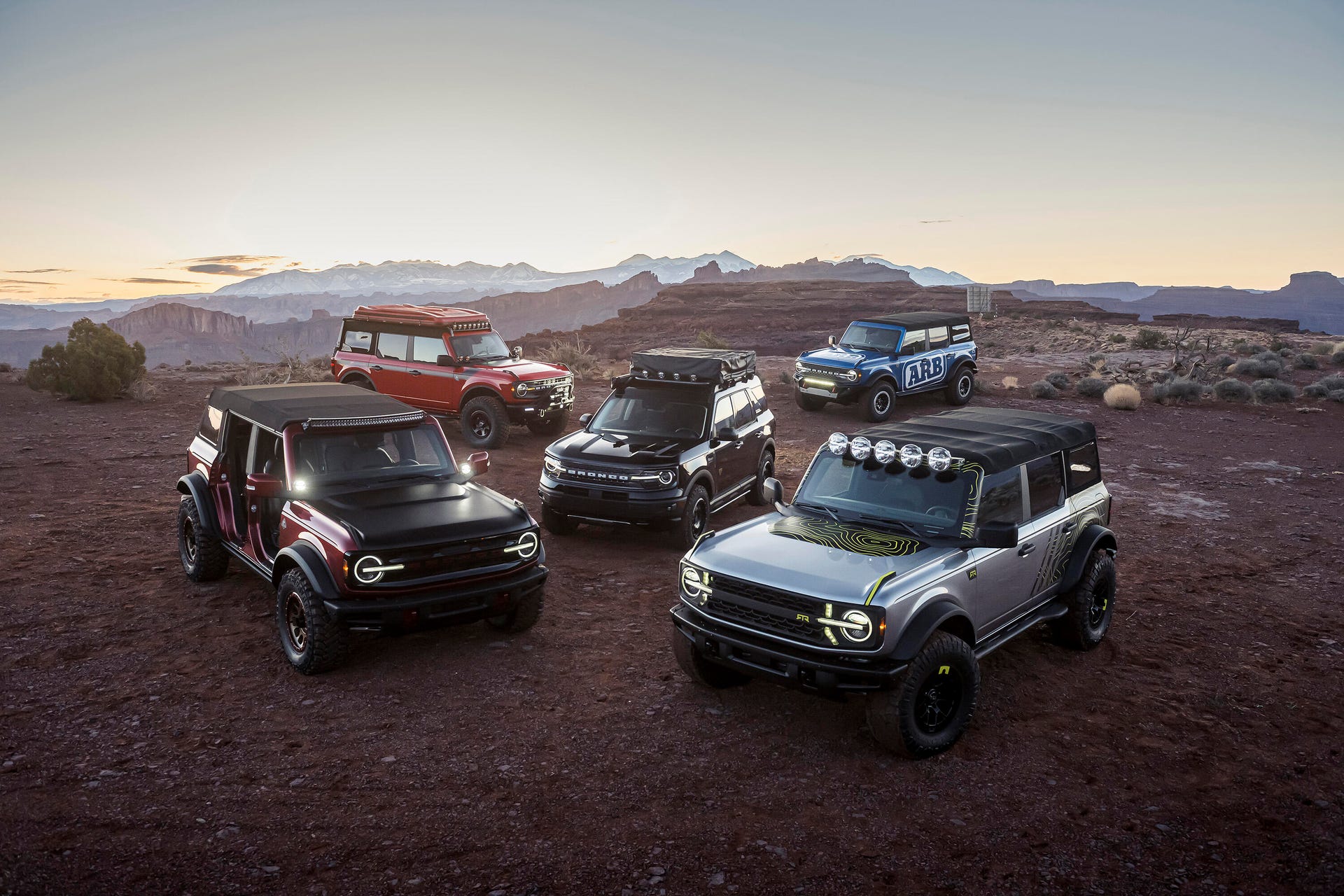 2021 Ford Bronco goes wild with off-road parts and accessories - CNET