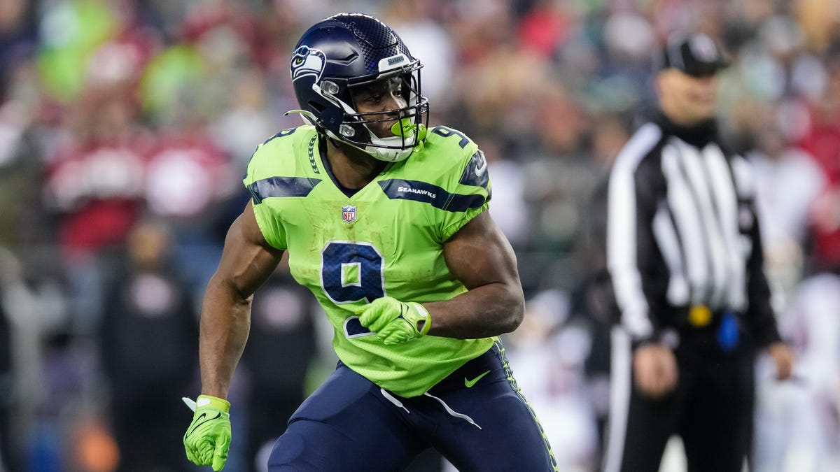 Seahawks vs. Chiefs Livestream: How to Watch NFL Week 16 Online Today
                        Want to watch the Seattle Seahawks play the Kansas City Chiefs? Here's everything you need to stream Saturday's 1 p.m. ET game on Fox.