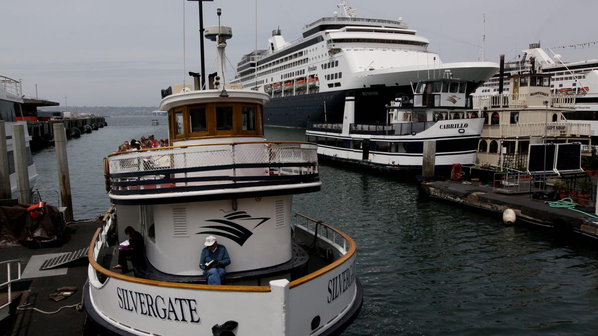 USA - Swine Flu - Cruise Ships Headed to Mexico Dock in San Diego