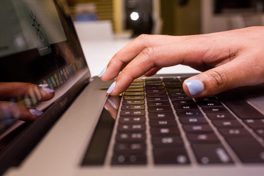 Apple will fix sticky keyboards on some MacBooks, MacBook Pros