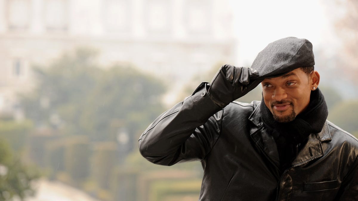 Will Smith tips his hat