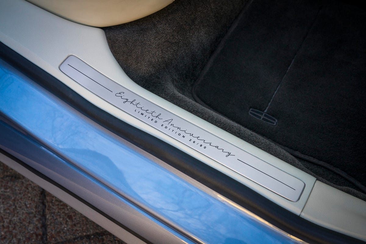 2019 Lincoln Continental Coach Door Edition