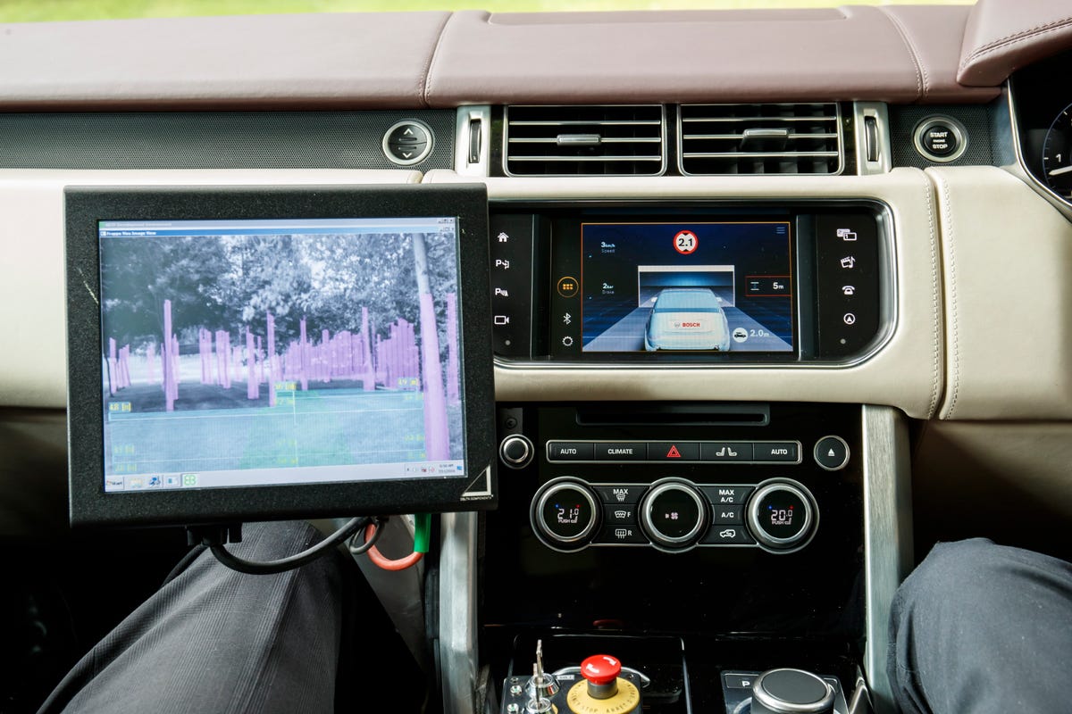 Jaguar Land Rover shows off Overhead Clearance Assist tech