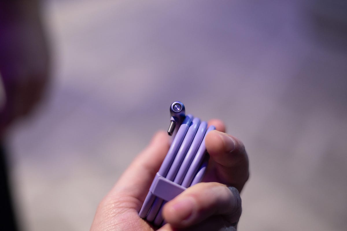 purple Genshin Impact version of the OnePlus 12R cable again