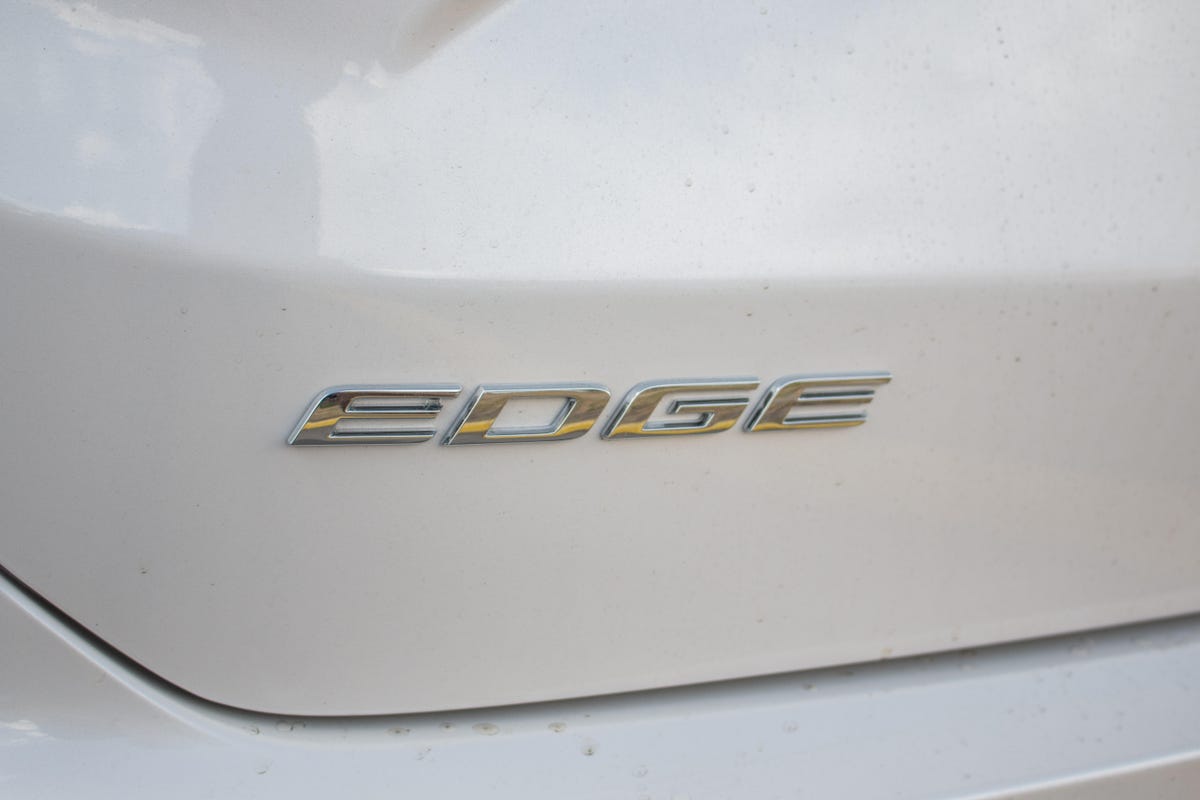 2019-ford-edge-st-38