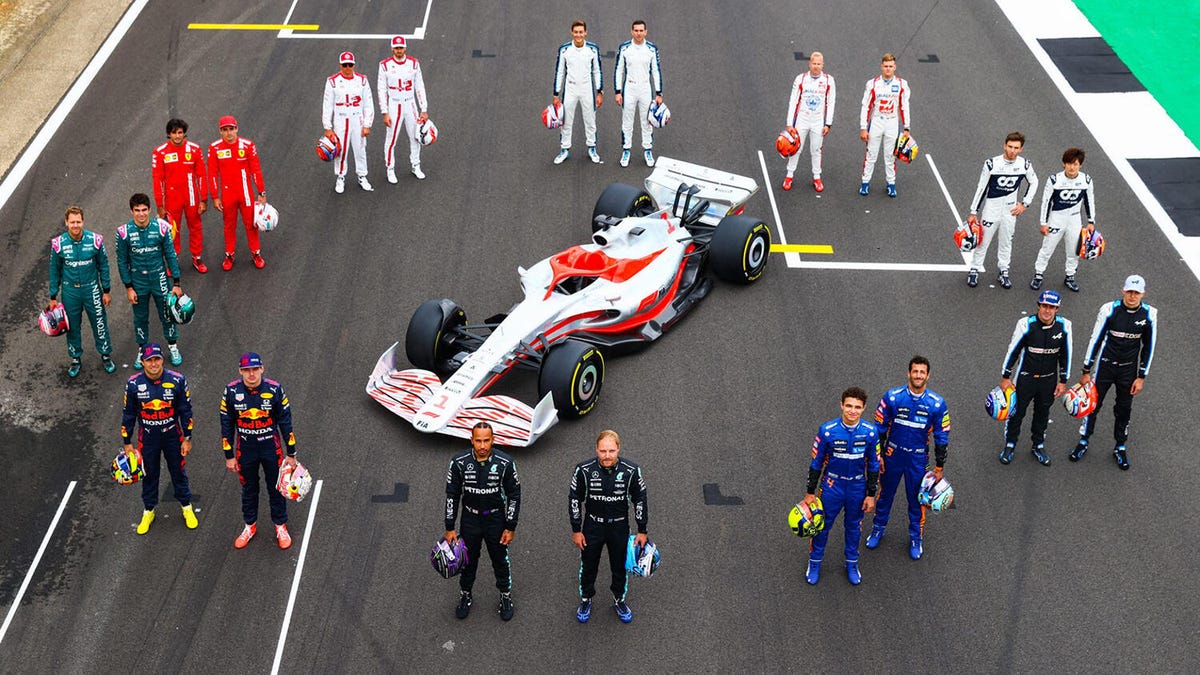 2022 F1 car and drivers