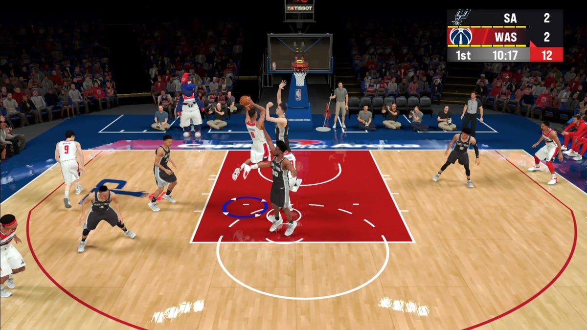 Players on the court in NBA 2K22 Arcade Edition