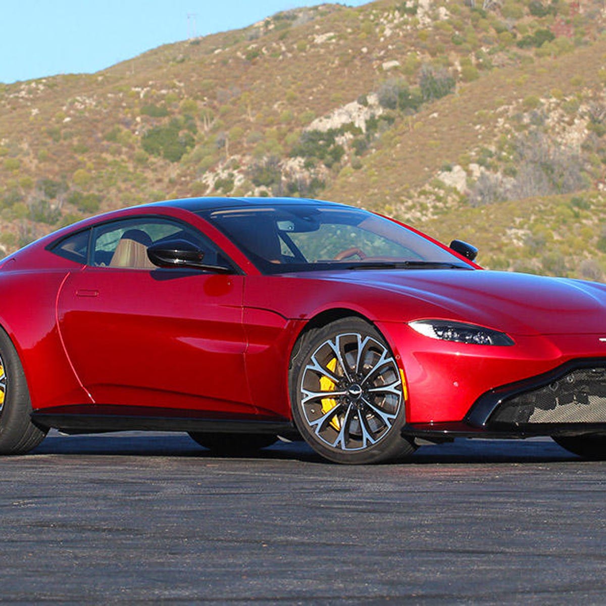 gentage Forbyde dok 2019 Aston Martin Vantage review: Beauty is a beast - CNET