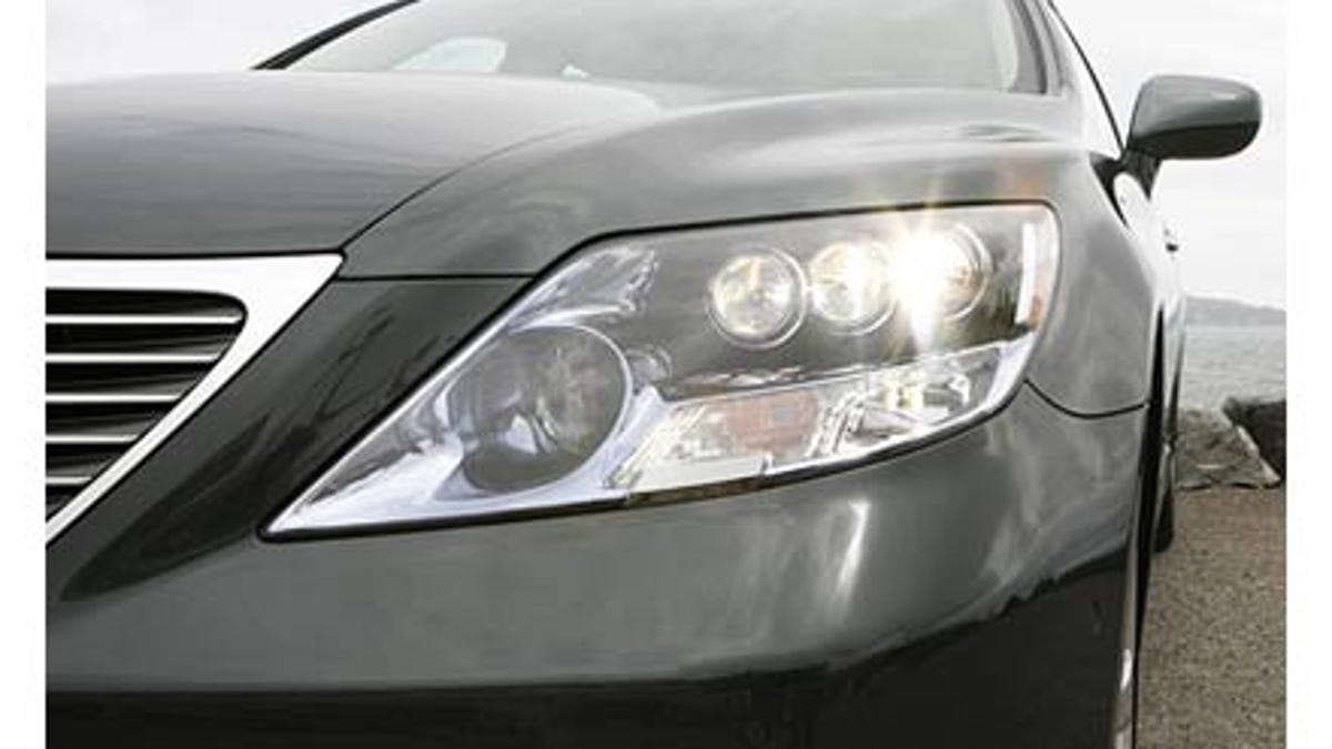 Lexus_headlight.jpg