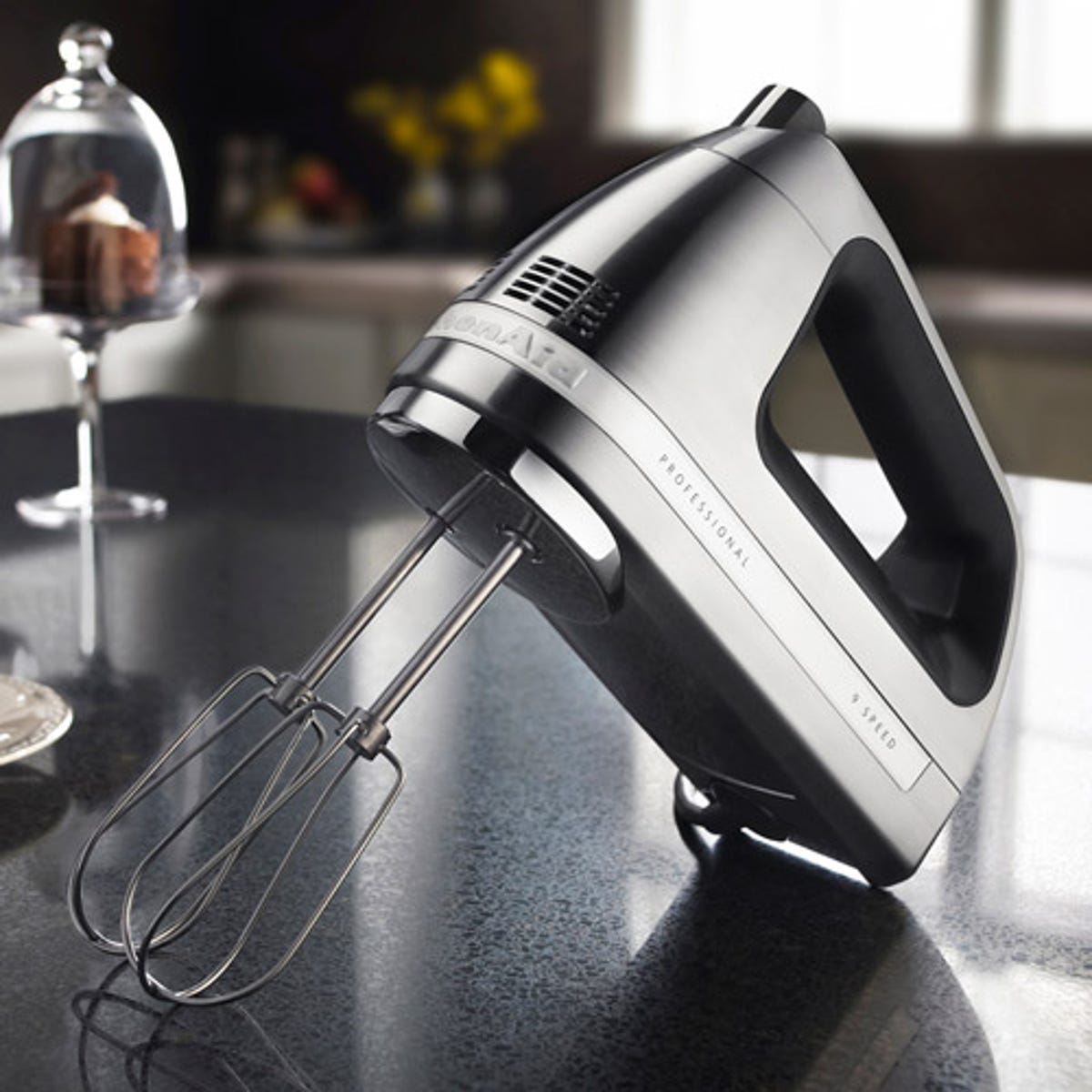 Hand mixer takes it to the next level - CNET