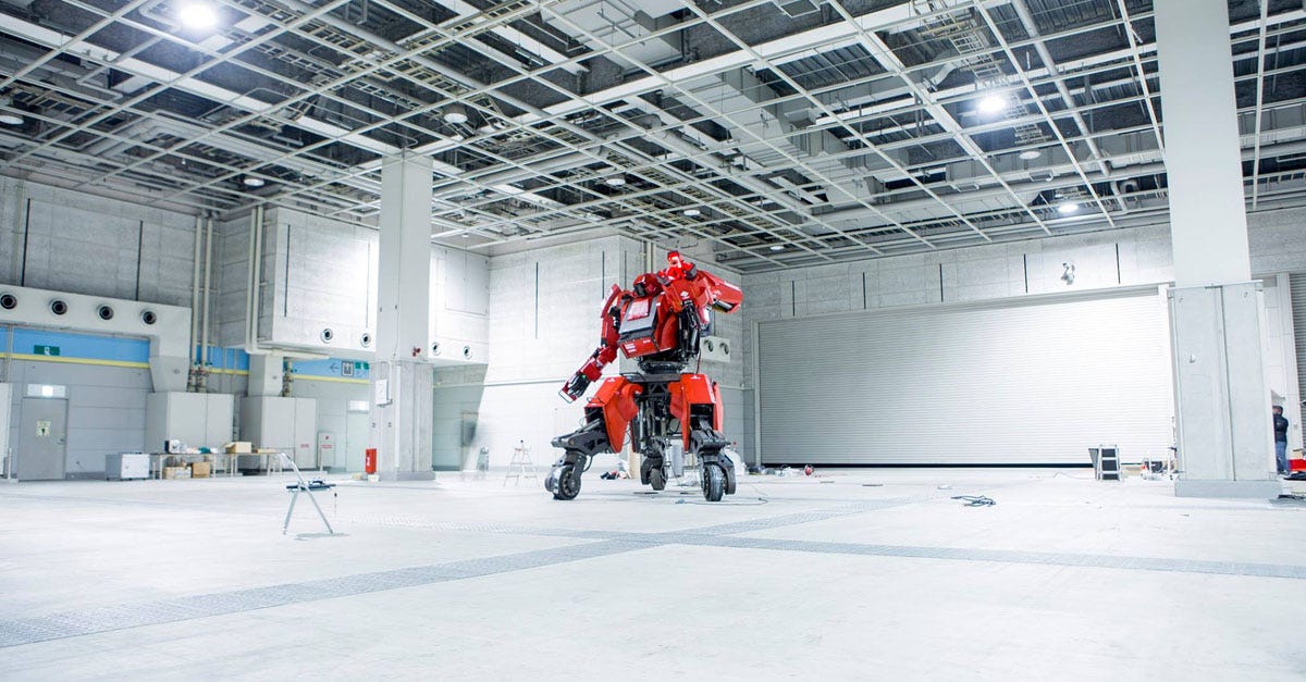 cnet-fighting-robot-kuratas-red-from-afar.jpg