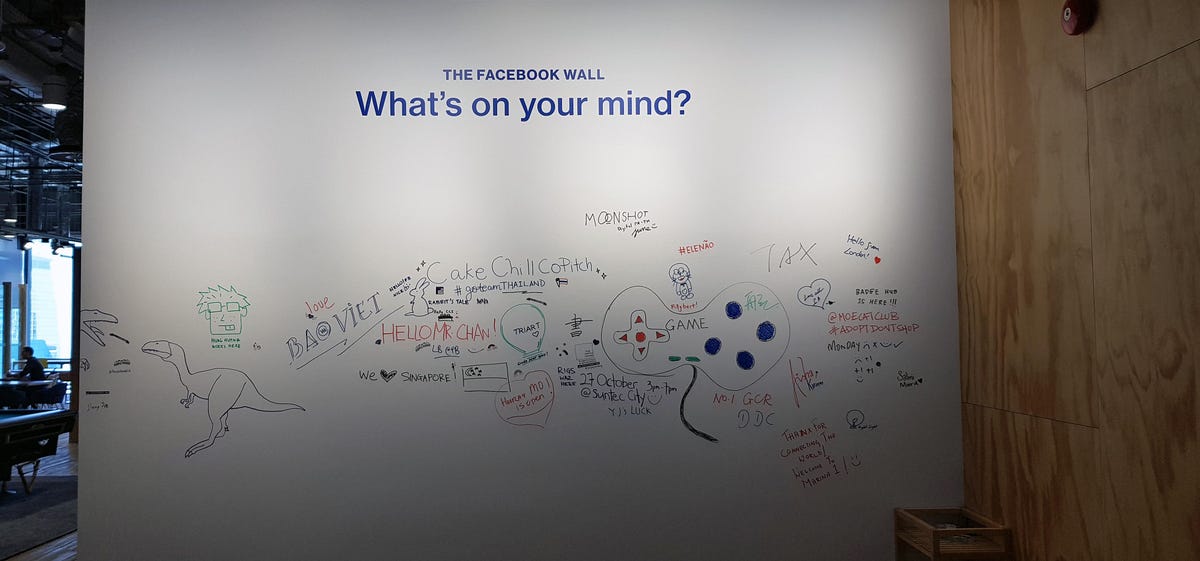 8-fb-wall-whats-on-your-mind