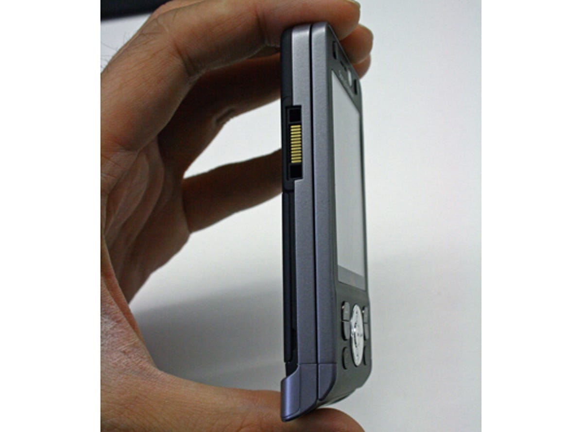 Sony Ericsson set to stun with wafer-thin Walkman phone • The Register