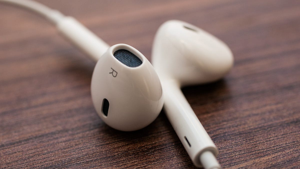 Apple's latest pack-in headphones, the EarPods.