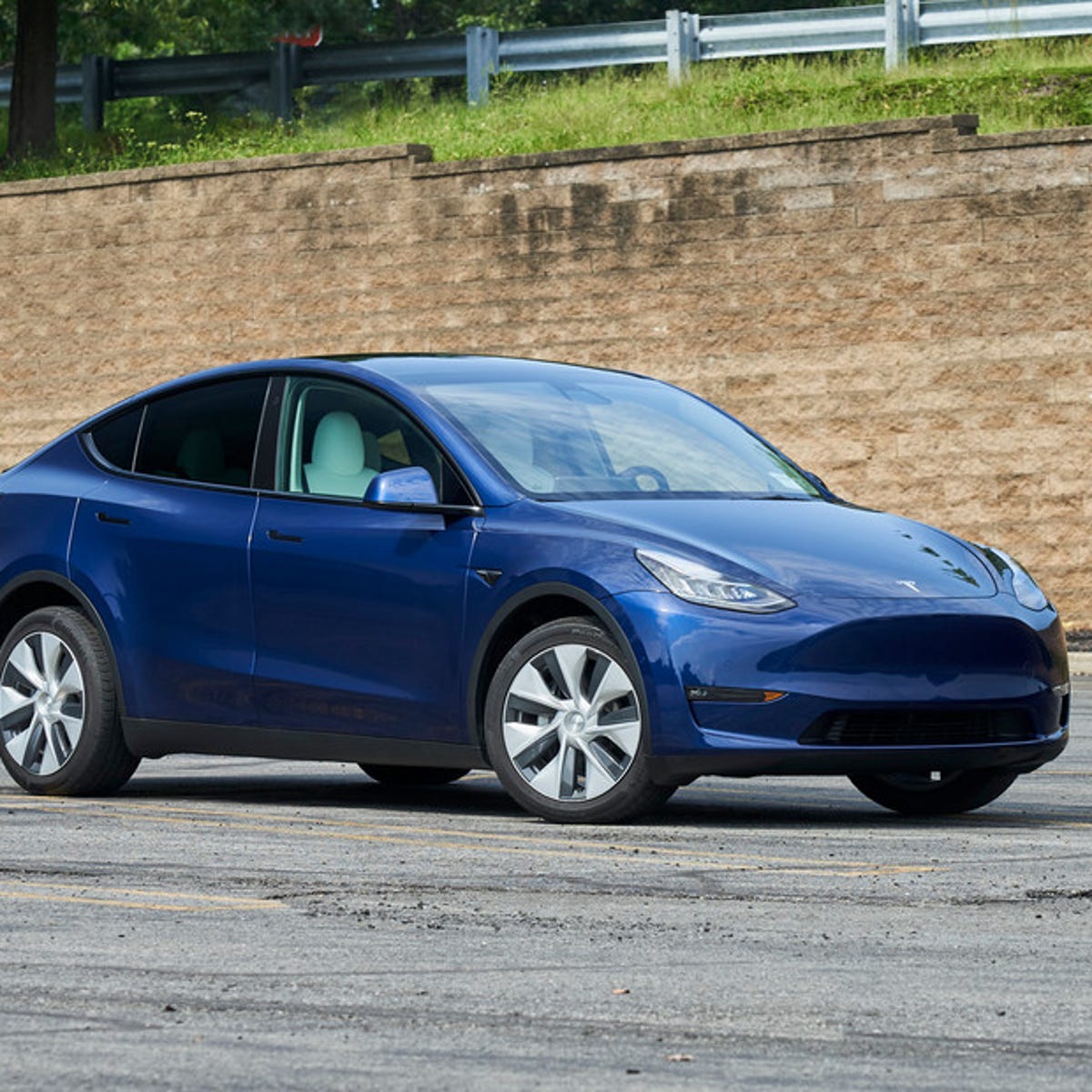 Overly Optimistic Range Calculations in Tesla Model Y and How to Address them for a Safer Long-Distance Journey