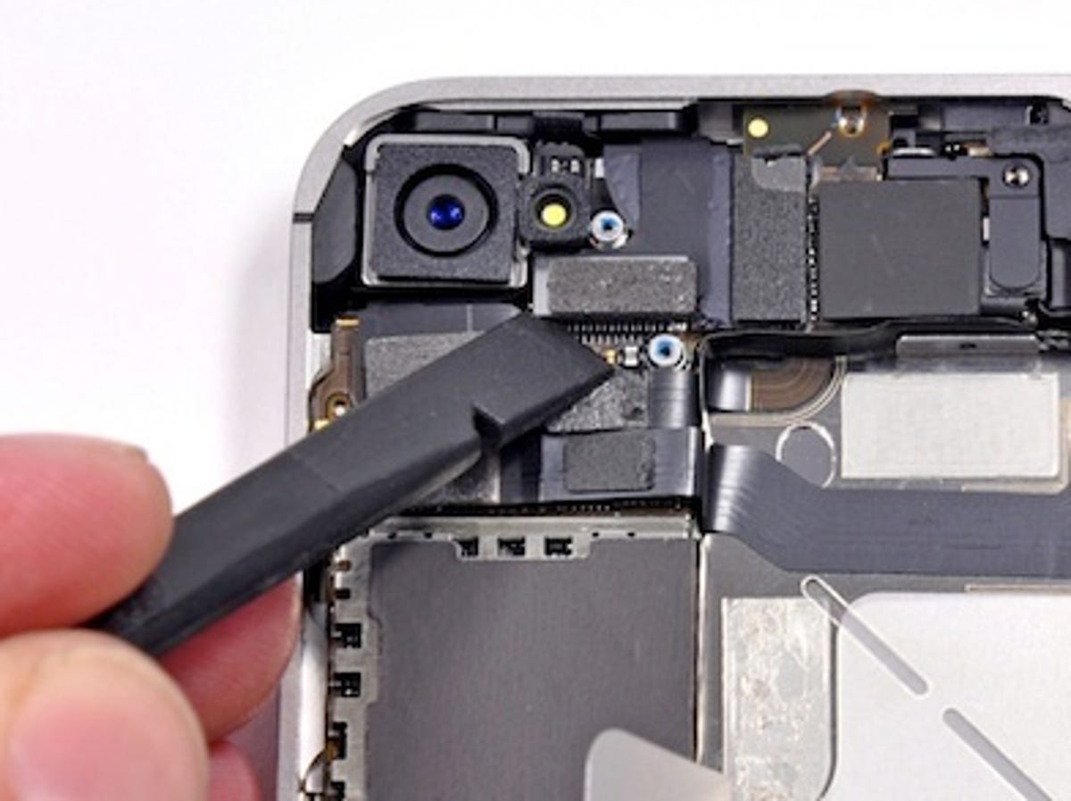 Notes From iFixit's iPhone 4S Teardown: 512 MB of RAM, New 3G Chip -  MacStories