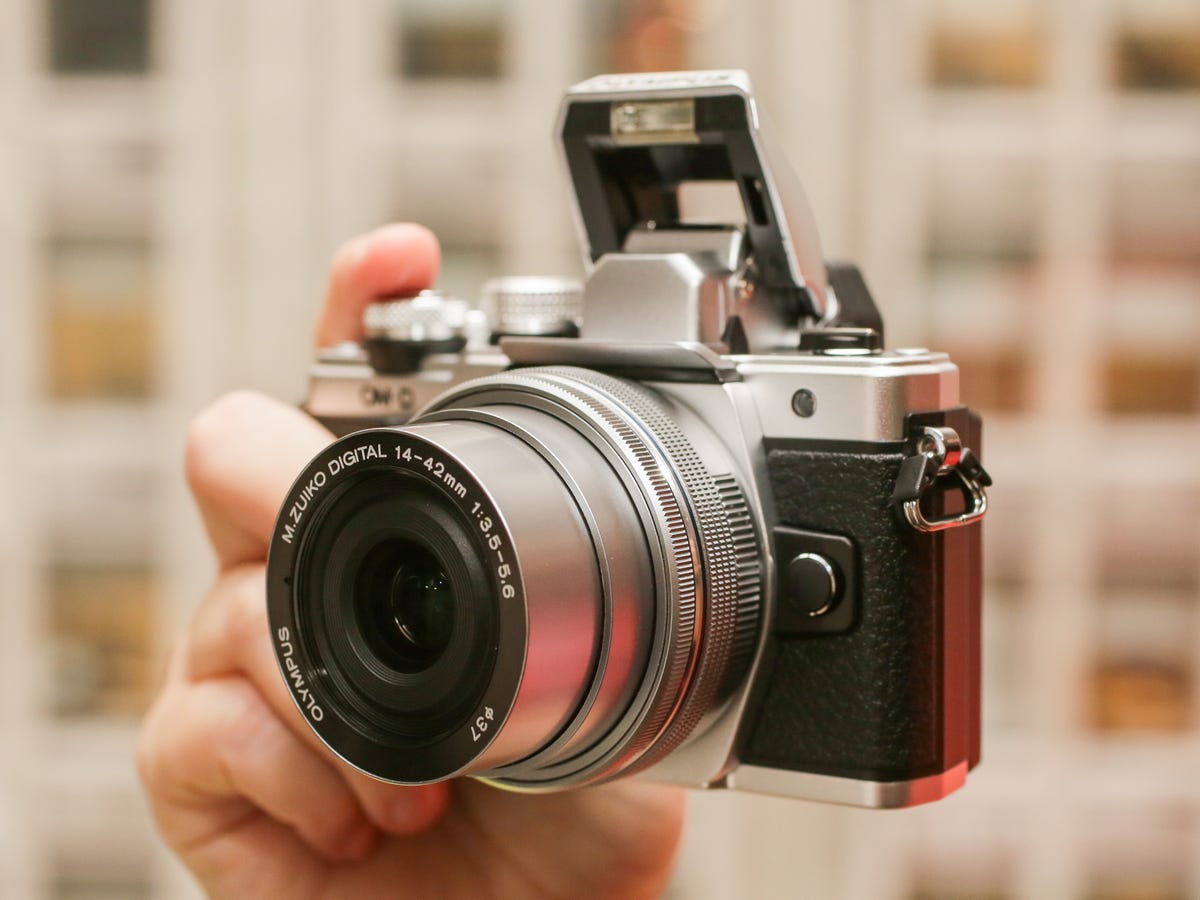 Olympus OM-D II review: Small and powerful, the E-M10 may you from dirt-cheap dSLR - CNET