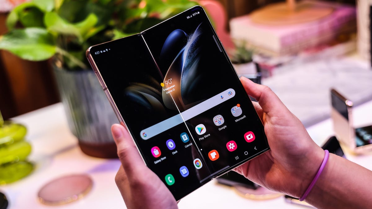 Galaxy Z Fold 4: Samsung Is Getting a Better Idea of Who Foldable Phones  Are For - CNET
