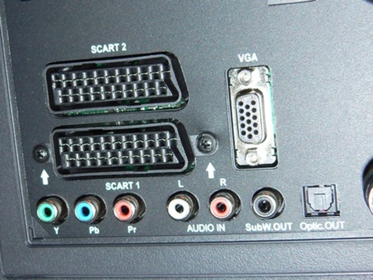Finlux 46S8070-T ports