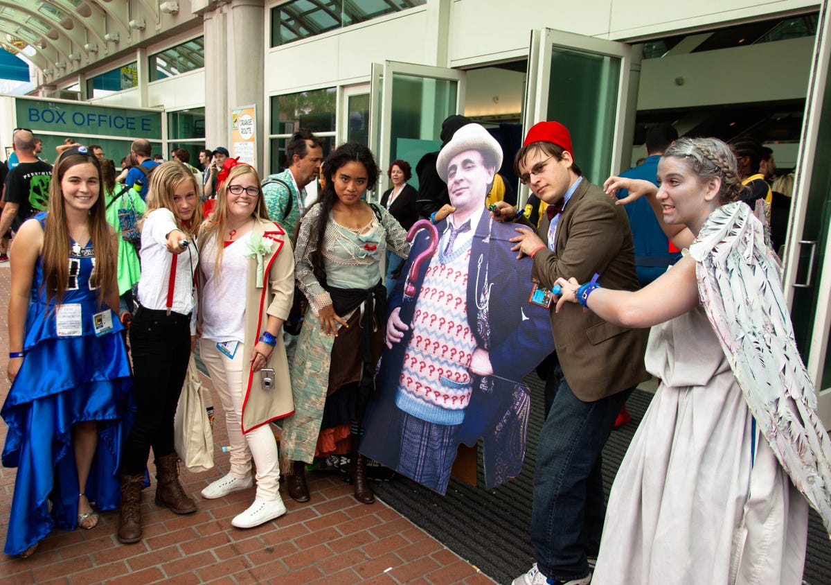 SDCC_2013_cosplay_doctor_who_group.jpg