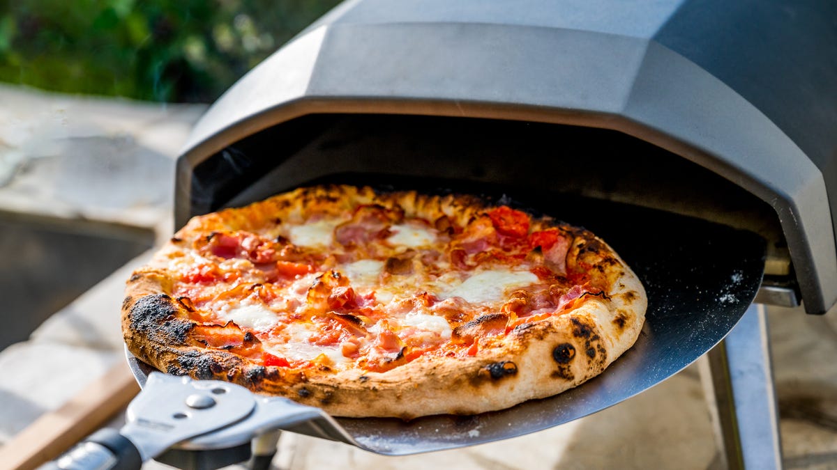 Home Pizza Ovens Are a Scorchingly Hot Kitchen Gift for 2022 - CNET