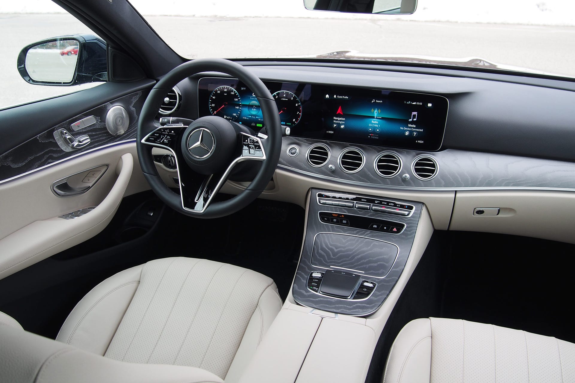 2022 Mercedes-Benz E450 4Matic - interior