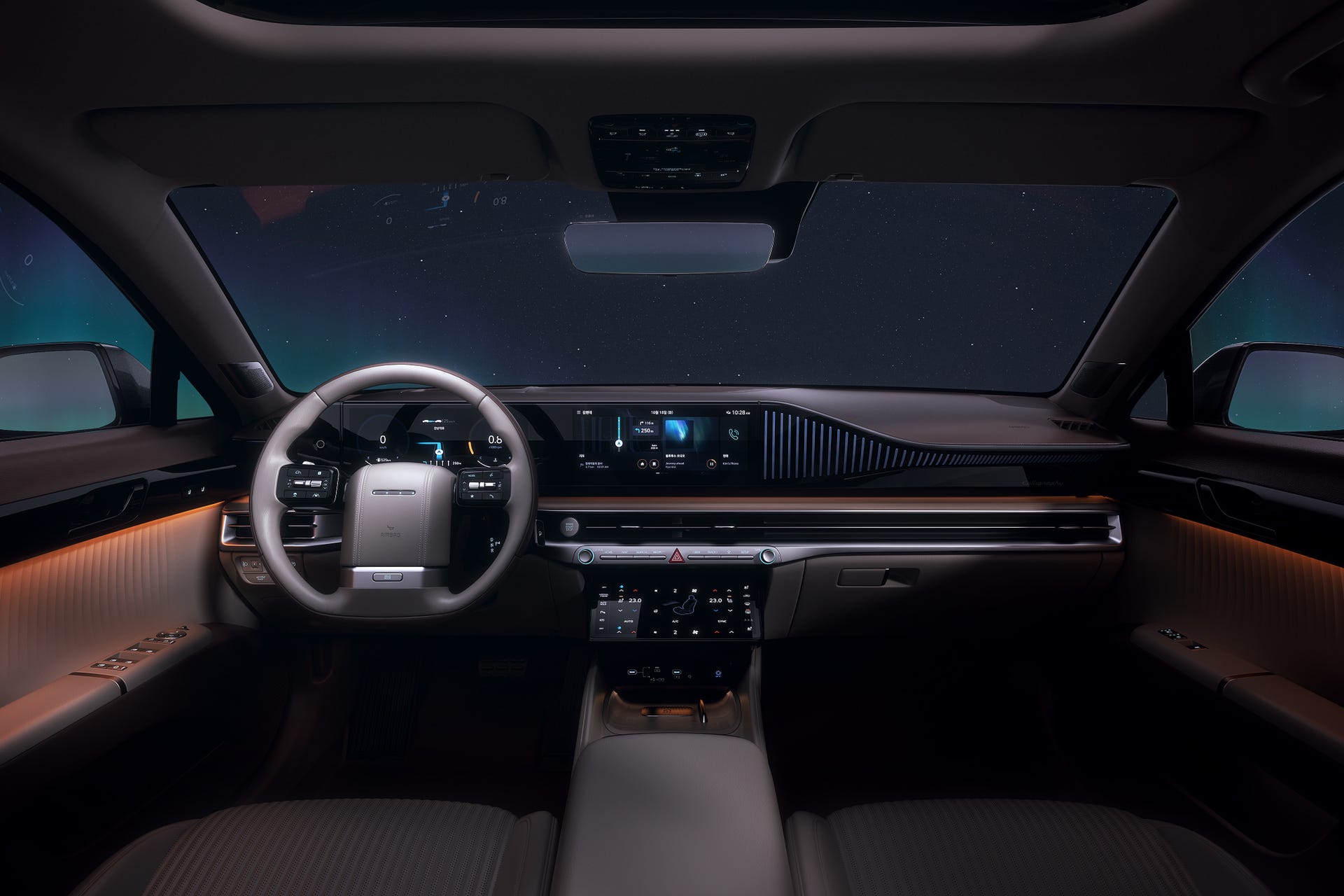 Hyundai Grandeur steering wheel and dashboard