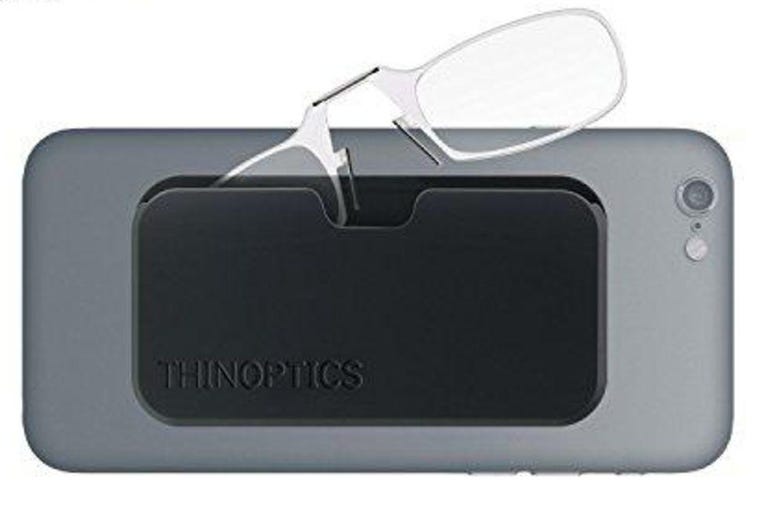 thinoptics-attached-to-phone