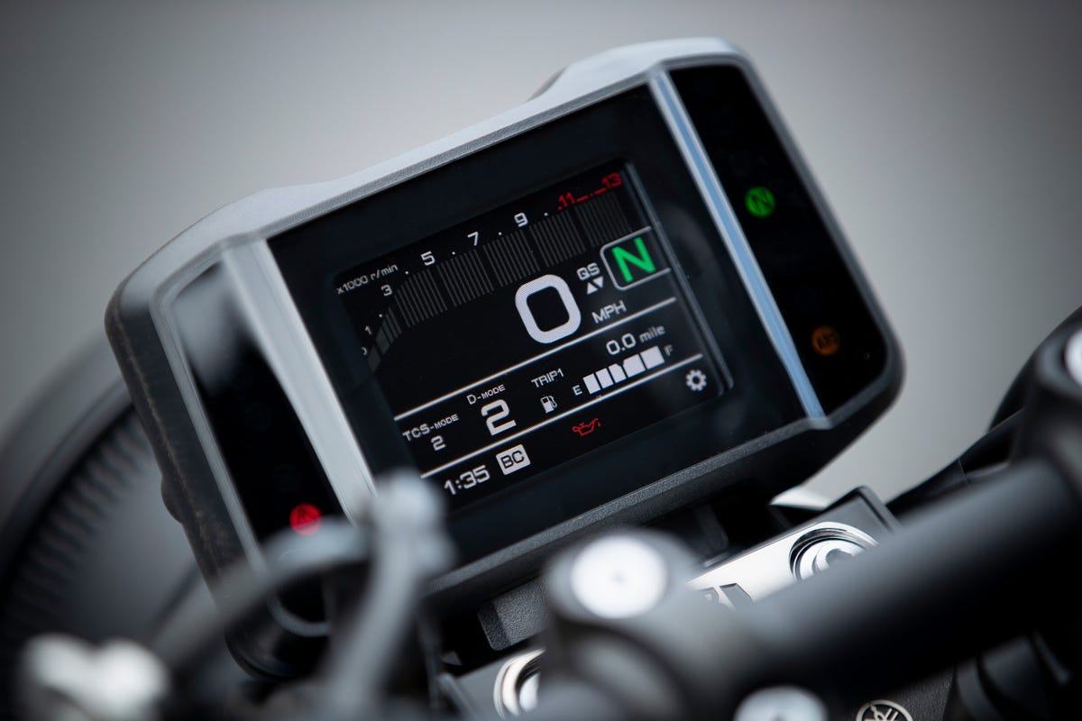 2022 Yamaha XSR 900 gauge display